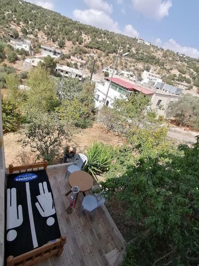 Mhna Guest House ‘Ajlūn Buitenkant foto