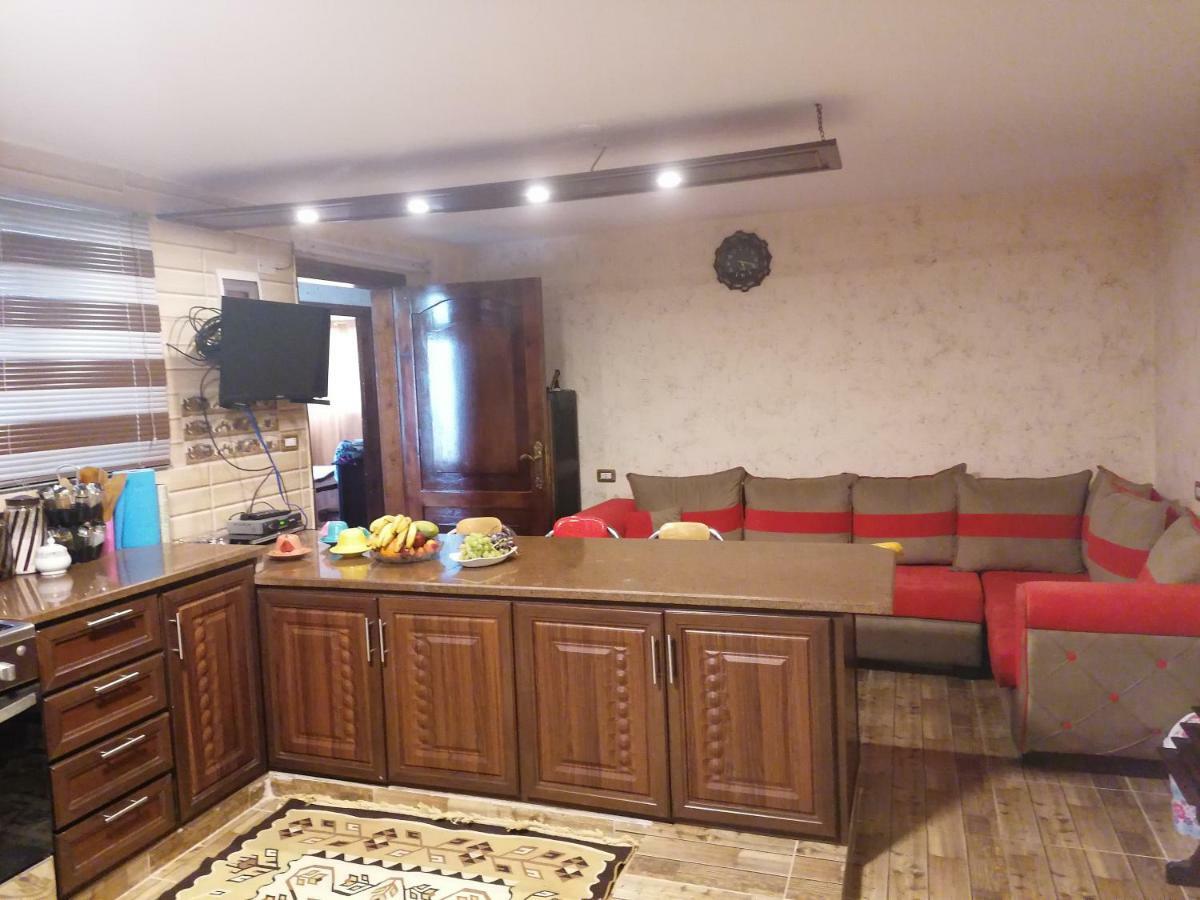 Mhna Guest House ‘Ajlūn Buitenkant foto